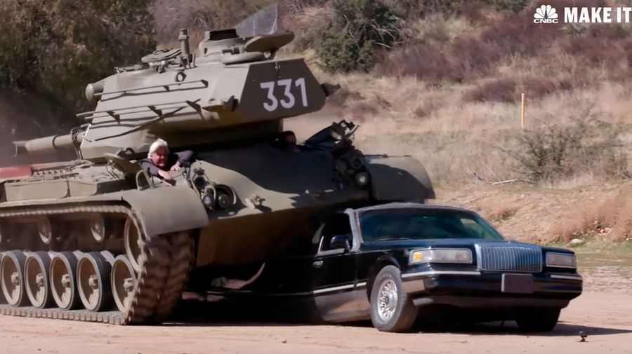 Arnold Schwarzenegger crushed the limousine with tank M47 Patton II